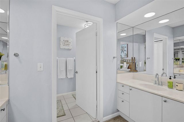 508 FOREST WAY 508, Longboat Key, FL 34228