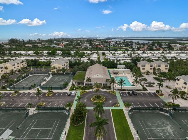 508 FOREST WAY 508, Longboat Key, FL 34228