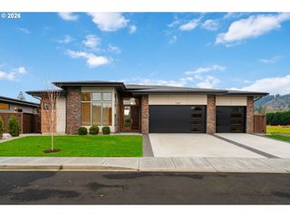 3109 HERON St, Woodland, WA 98674