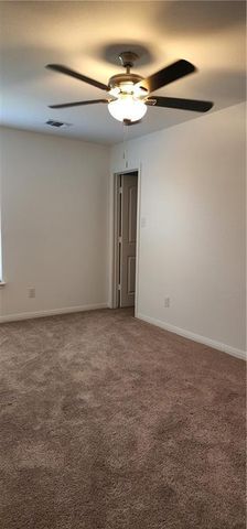 18312 Speculator LN, Elgin, TX 78621