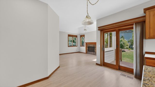 1052 Foxcroft Circle SW, Rochester, MN 55902