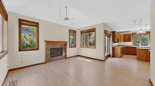 1052 Foxcroft Circle SW, Rochester, MN 55902