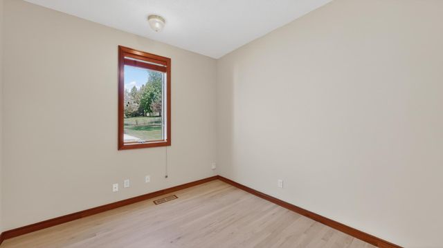 1052 Foxcroft Circle SW, Rochester, MN 55902
