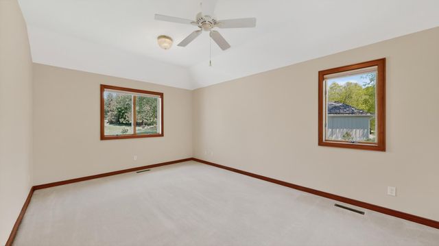 1052 Foxcroft Circle SW, Rochester, MN 55902