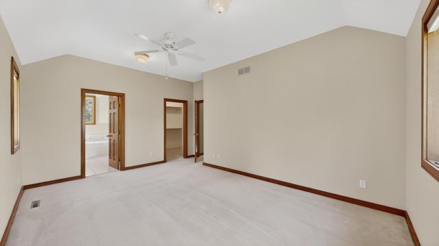 1052 Foxcroft Circle SW, Rochester, MN 55902
