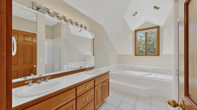1052 Foxcroft Circle SW, Rochester, MN 55902