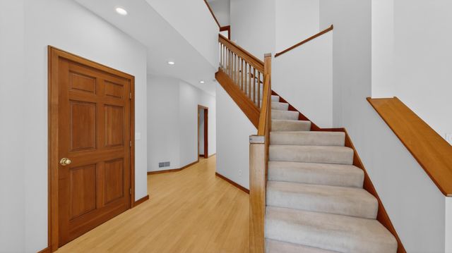 1052 Foxcroft Circle SW, Rochester, MN 55902