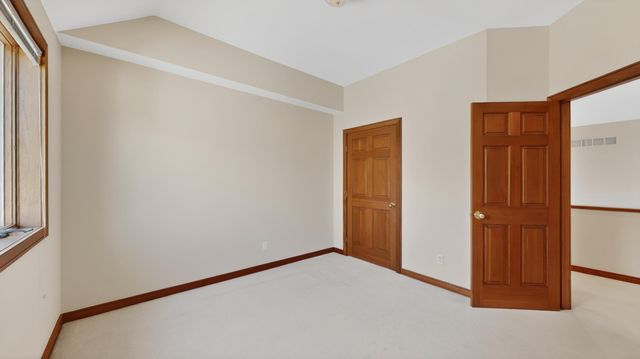 1052 Foxcroft Circle SW, Rochester, MN 55902