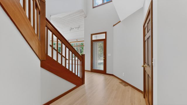 1052 Foxcroft Circle SW, Rochester, MN 55902
