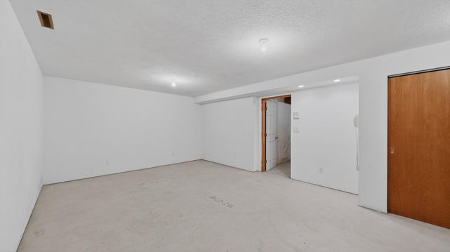 1052 Foxcroft Circle SW, Rochester, MN 55902
