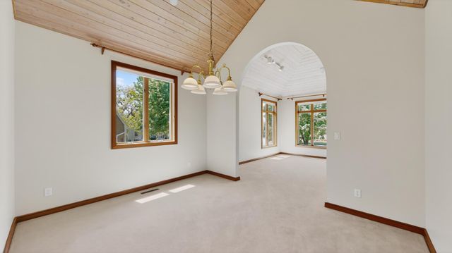1052 Foxcroft Circle SW, Rochester, MN 55902