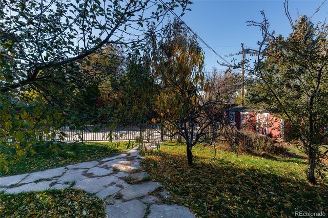 425 Kendall Street, Lakewood, CO 80226