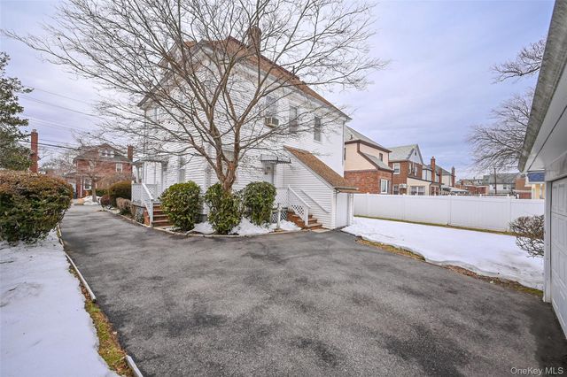 47-21 162nd Street, Flushing, NY 11358