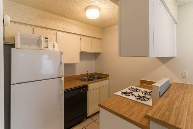 1111 W 10th ST 212, Austin, TX 78703