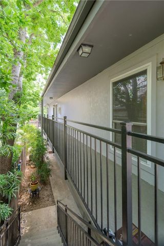 1111 W 10th ST 212, Austin, TX 78703