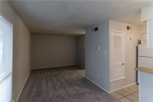 1111 W 10th ST 212, Austin, TX 78703