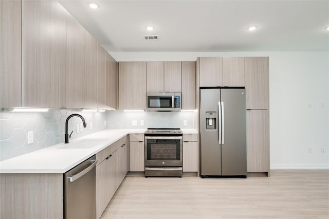 4802 S Congress Ave 121, Austin, TX 78745