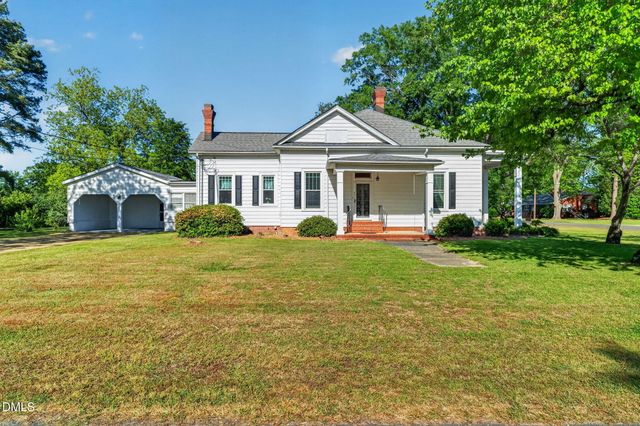 301 E Stanley Street, Four Oaks, NC 27524
