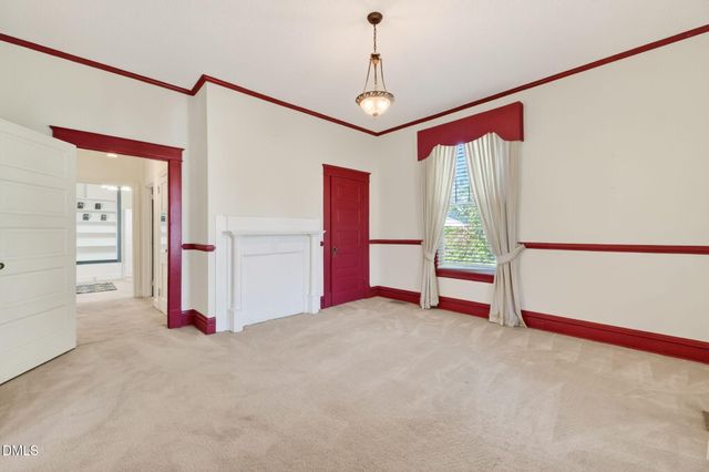 301 E Stanley Street, Four Oaks, NC 27524