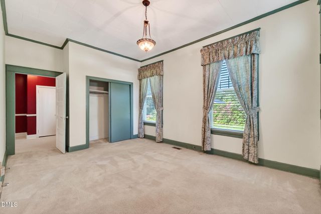 301 E Stanley Street, Four Oaks, NC 27524
