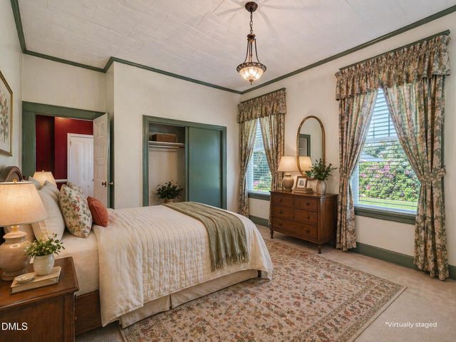 301 E Stanley Street, Four Oaks, NC 27524