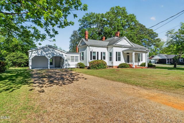 301 E Stanley Street, Four Oaks, NC 27524