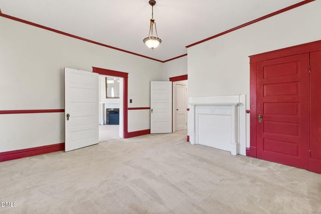 301 E Stanley Street, Four Oaks, NC 27524