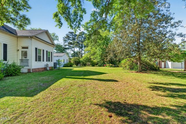 301 E Stanley Street, Four Oaks, NC 27524