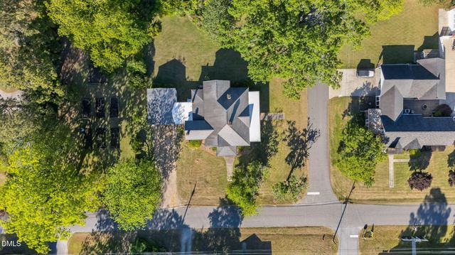 301 E Stanley Street, Four Oaks, NC 27524