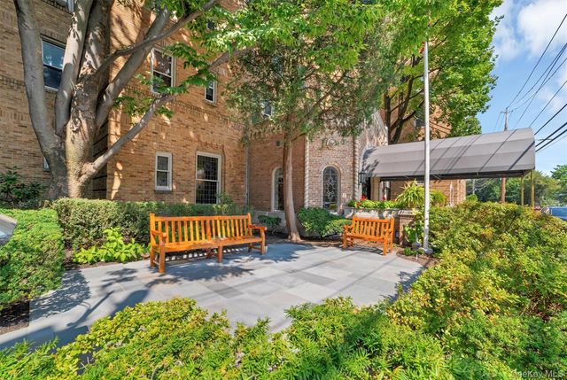 219 Bronx River Road 5A, Yonkers, NY 10704