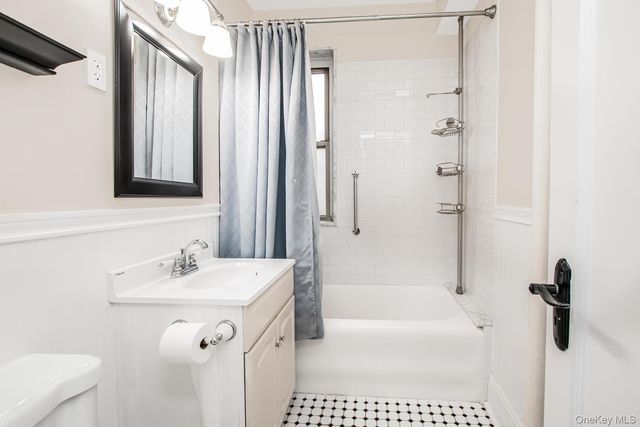 219 Bronx River Road 5A, Yonkers, NY 10704