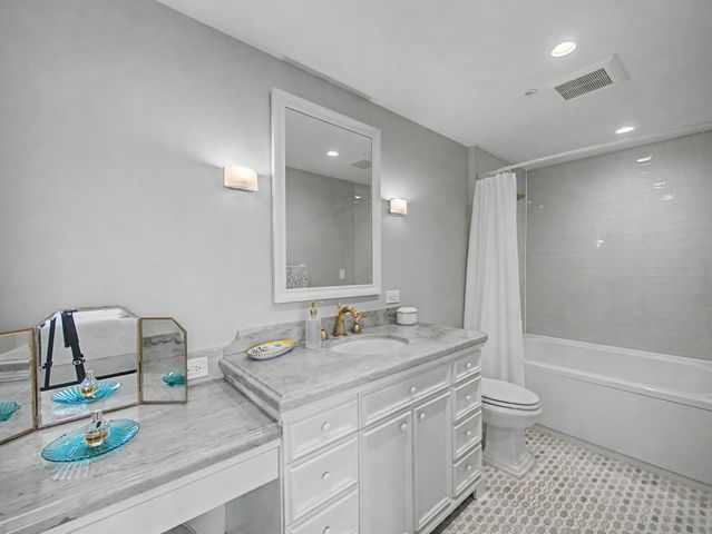 806 E Windward Way, Lantana, FL 33462