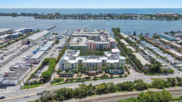 806 E Windward Way, Lantana, FL 33462