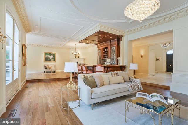 8023 GEORGETOWN PIKE, Mclean, VA 22102