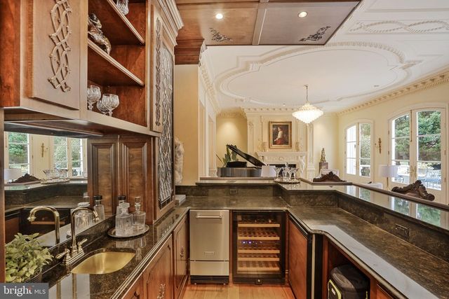 8023 GEORGETOWN PIKE, Mclean, VA 22102