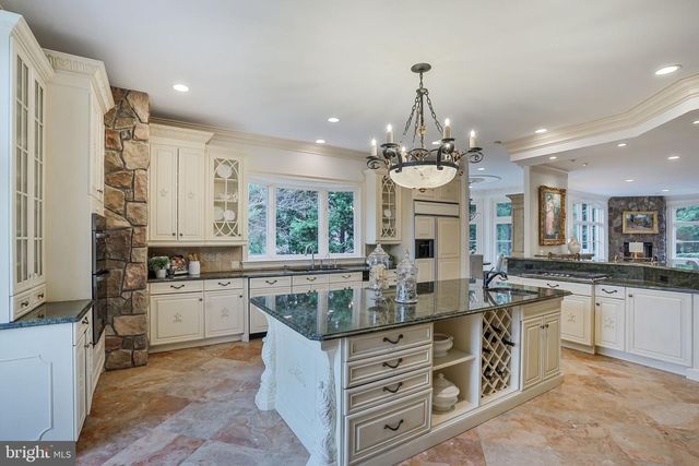 8023 GEORGETOWN PIKE, Mclean, VA 22102