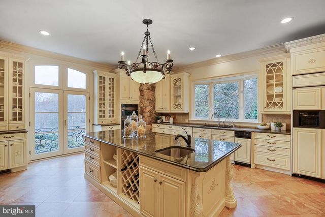 8023 GEORGETOWN PIKE, Mclean, VA 22102