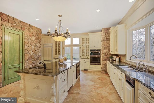 8023 GEORGETOWN PIKE, Mclean, VA 22102