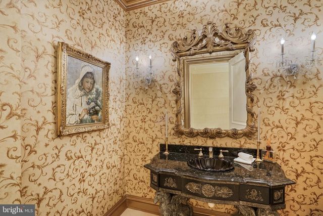 8023 GEORGETOWN PIKE, Mclean, VA 22102