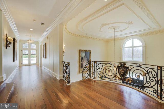 8023 GEORGETOWN PIKE, Mclean, VA 22102