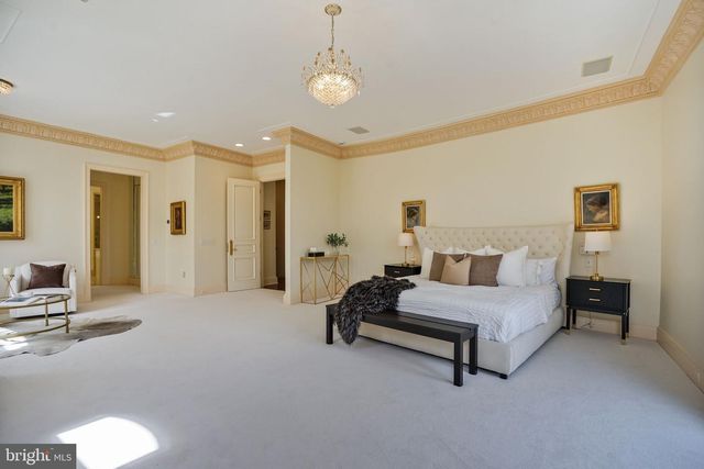 8023 GEORGETOWN PIKE, Mclean, VA 22102