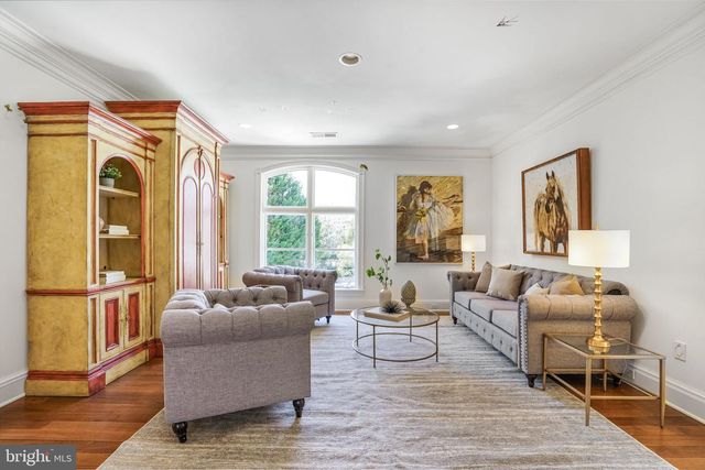 8023 GEORGETOWN PIKE, Mclean, VA 22102