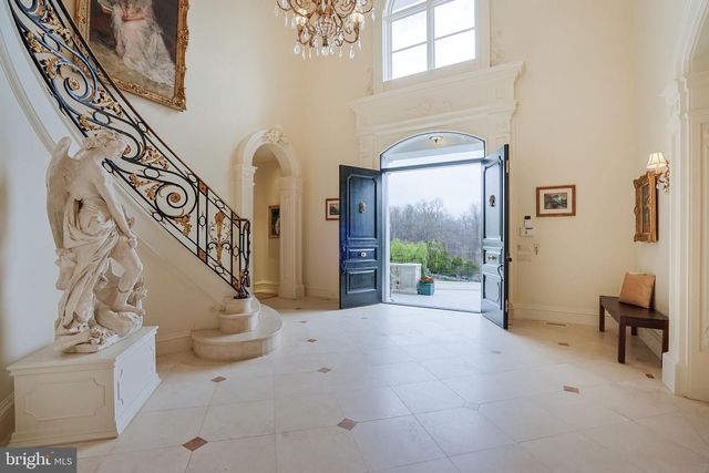 8023 GEORGETOWN PIKE, Mclean, VA 22102