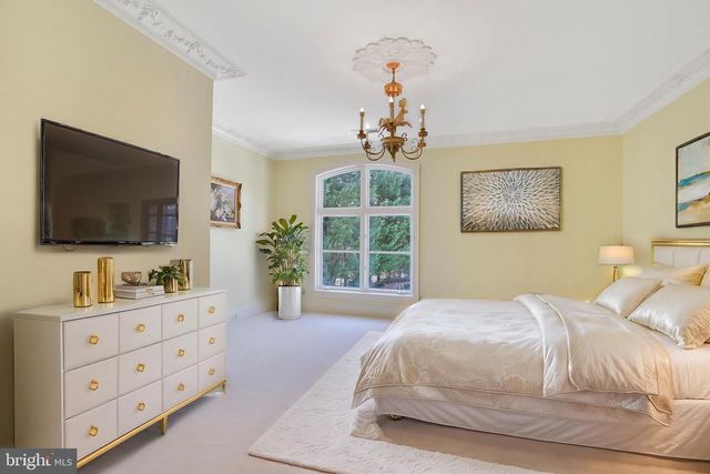 8023 GEORGETOWN PIKE, Mclean, VA 22102