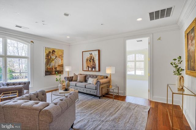 8023 GEORGETOWN PIKE, Mclean, VA 22102