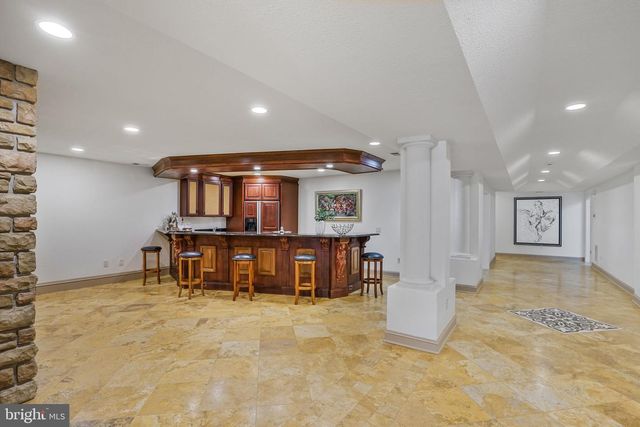 8023 GEORGETOWN PIKE, Mclean, VA 22102