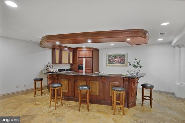 8023 GEORGETOWN PIKE, Mclean, VA 22102