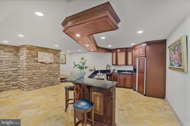 8023 GEORGETOWN PIKE, Mclean, VA 22102