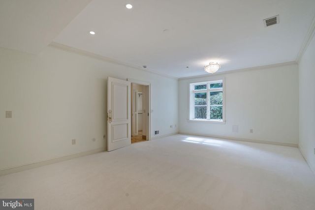 8023 GEORGETOWN PIKE, Mclean, VA 22102