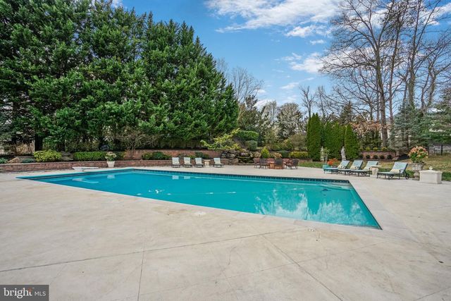 8023 GEORGETOWN PIKE, Mclean, VA 22102